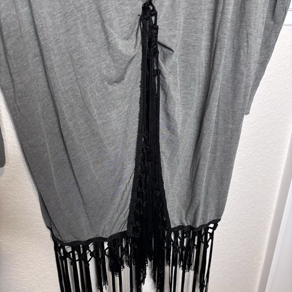 Anthropologie POL Women's Open Back Gray Tunic With Long Fringe, Oversized Small - Picture 6 of 8